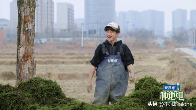 快手短視頻：2023澳門資料大全免費(fèi)-十個(gè)勤天首登湖南衛(wèi)視，錄制你好星期六，自費(fèi)在沙漠種植18萬(wàn)棵樹  第3張